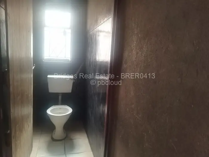 5 Bedroom House for Sale in Budiriro, Harare