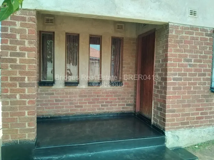 5 Bedroom House for Sale in Budiriro, Harare