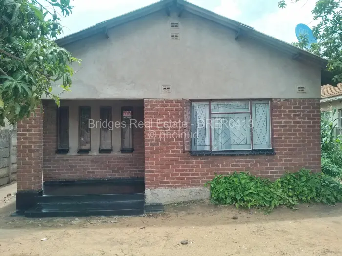 5 Bedroom House for Sale in Budiriro, Harare
