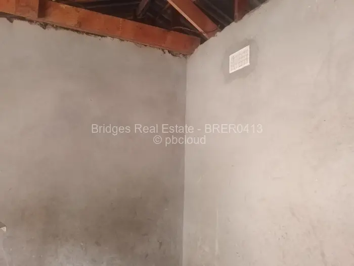 5 Bedroom House for Sale in Budiriro, Harare