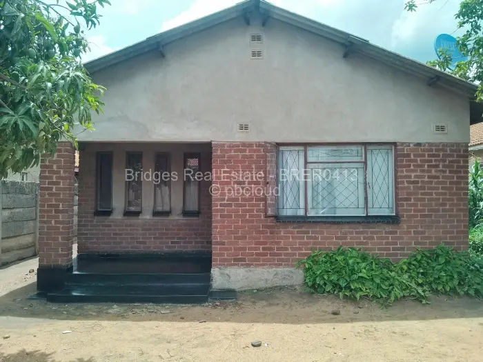 5 Bedroom House for Sale in Budiriro, Harare