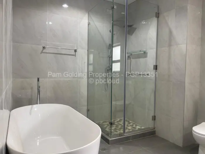 Townhouse/Cluster to Rent in Emerald Hill, Harare