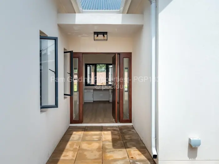 Townhouse/Cluster for Sale in Vainona, Harare