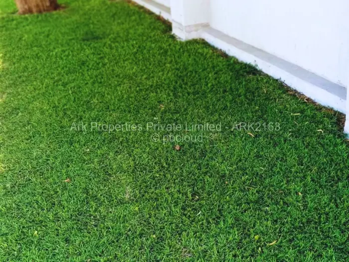 5 Bedroom House for Sale in Parklands, Bulawayo