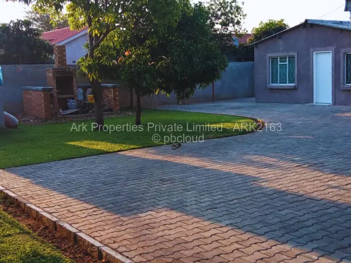 5 Bedroom House for Sale in Parklands, Bulawayo