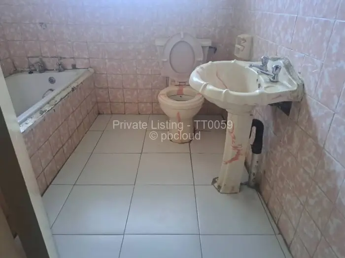 3 Bedroom House to Rent in Emerald Hill, Harare