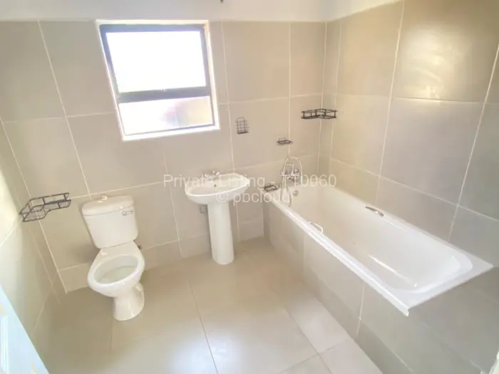 Flat/Apartment to Rent in Bluff Hill, Harare