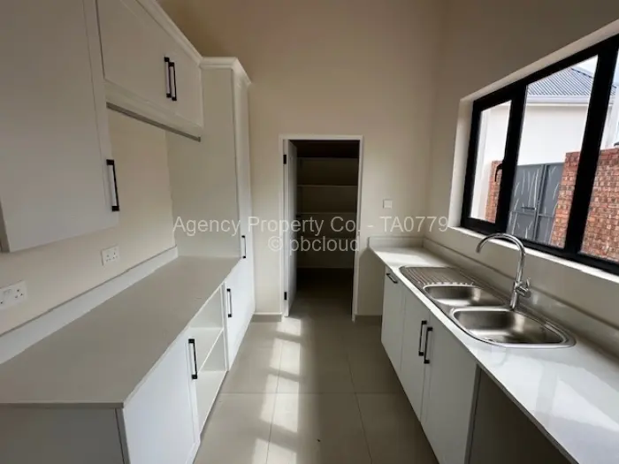 Townhouse/Cluster to Rent in Vainona, Harare