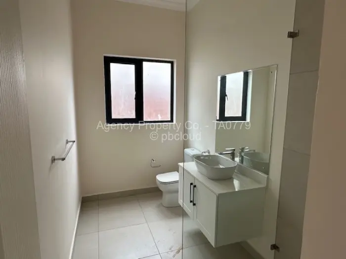 Townhouse/Cluster to Rent in Vainona, Harare