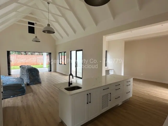 Townhouse/Cluster to Rent in Vainona, Harare