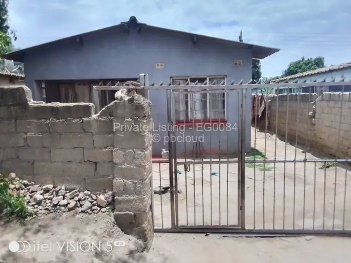 4 Bedroom House for Sale in Glen View, Harare