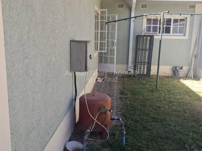 Townhouse/Cluster to Rent in Newlands