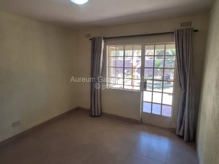 Townhouse/Cluster to Rent in Newlands