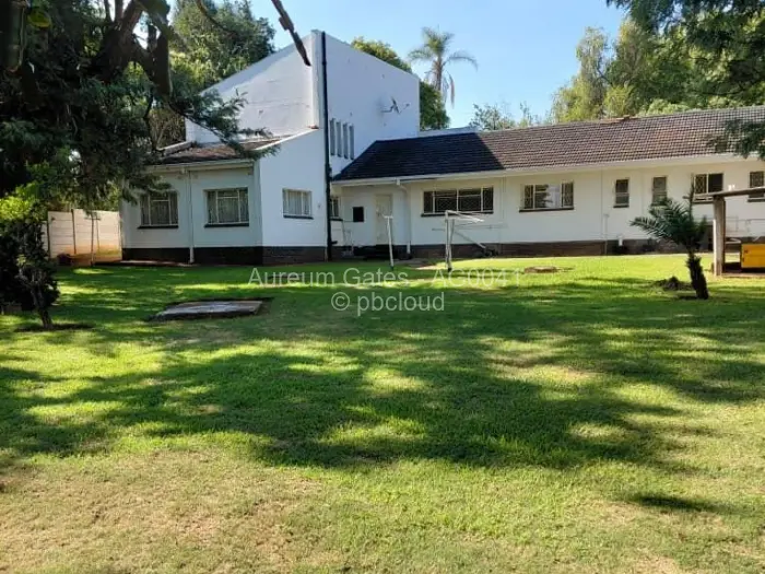 6 Bedroom House to Rent in The Grange