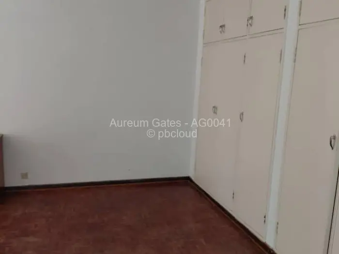 6 Bedroom House to Rent in The Grange