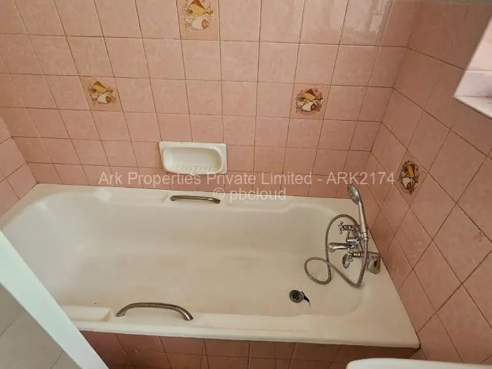 2 Bedroom Cottage/Garden Flat to Rent in Avondale, Harare