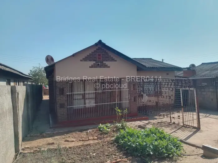 7 Bedroom House for Sale in Budiriro, Harare