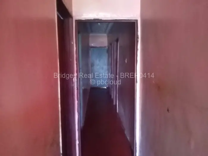 7 Bedroom House for Sale in Budiriro, Harare