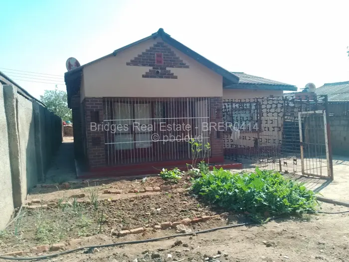7 Bedroom House for Sale in Budiriro, Harare