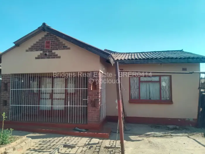 7 Bedroom House for Sale in Budiriro, Harare