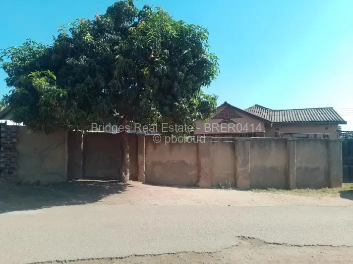 7 Bedroom House for Sale in Budiriro, Harare