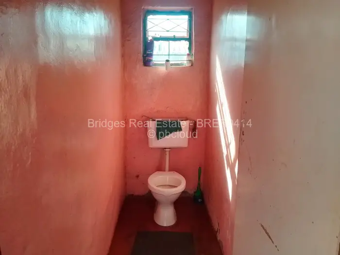 7 Bedroom House for Sale in Budiriro, Harare