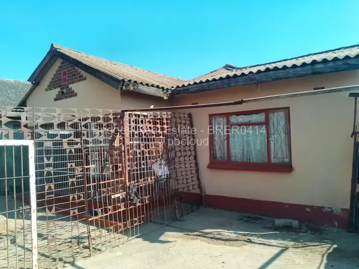 7 Bedroom House for Sale in Budiriro, Harare