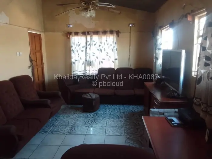 House for Sale in Chitungwiza, Chitungwiza