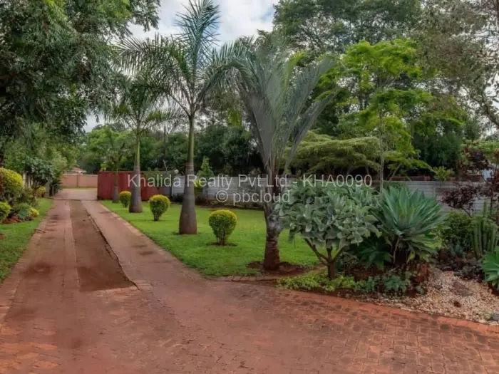 4 Bedroom House for Sale in Borrowdale, Harare