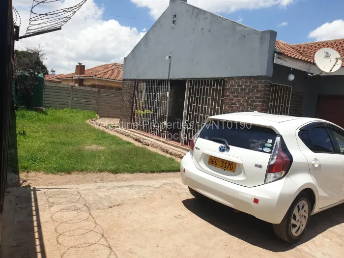 3 Bedroom House for Sale in Mainway Meadows, Harare