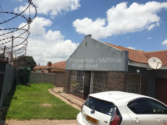 3 Bedroom House for Sale in Mainway Meadows, Harare