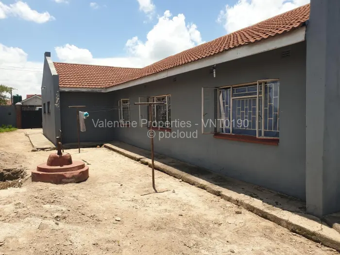 3 Bedroom House for Sale in Mainway Meadows, Harare
