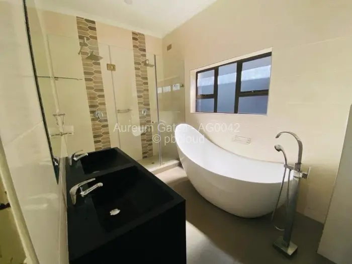 Flat/Apartment to Rent in Kamfinsa, Harare