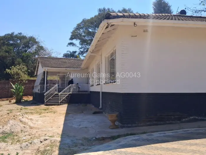 4 Bedroom House to Rent in Chisipite