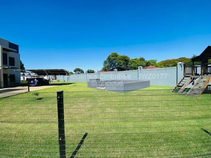 Townhouse/Cluster to Rent in Greencroft, Harare