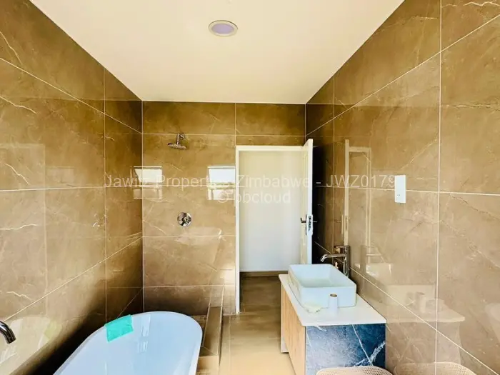 Townhouse/Cluster for Sale in Arlington, Harare