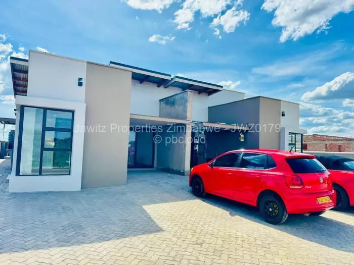 Townhouse/Cluster for Sale in Arlington, Harare