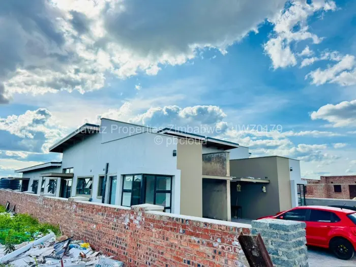 Townhouse/Cluster for Sale in Arlington, Harare