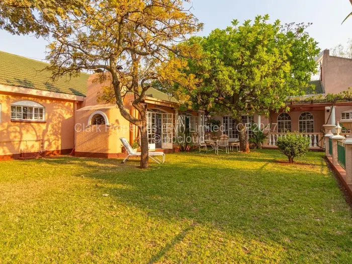 8 Bedroom House for Sale in Avondale - The Ridge, Harare