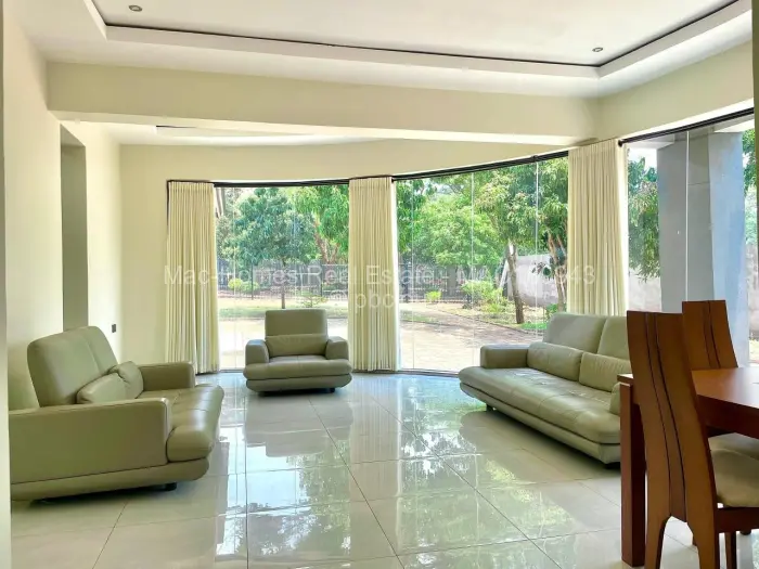 8 Bedroom House for Sale in Shawasha Hills, Harare