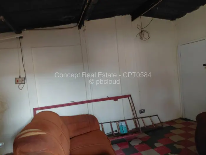 1 Bedroom House for Sale in Dzivarasekwa, Harare