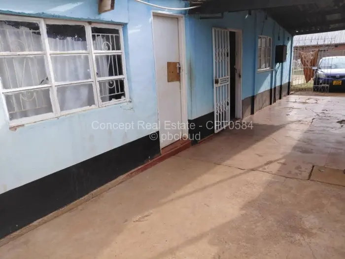1 Bedroom House for Sale in Dzivarasekwa, Harare