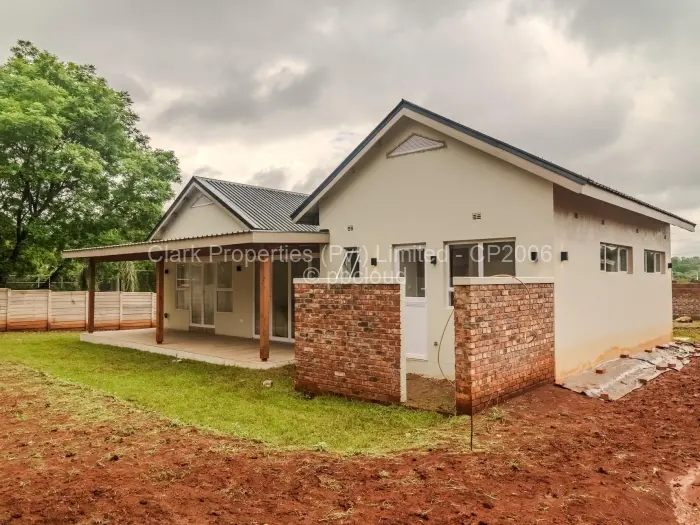 Townhouse/Cluster for Sale in Borrowdale Brooke, Harare
