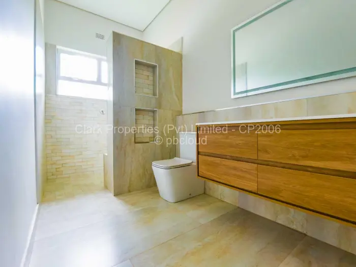 Townhouse/Cluster for Sale in Borrowdale Brooke, Harare