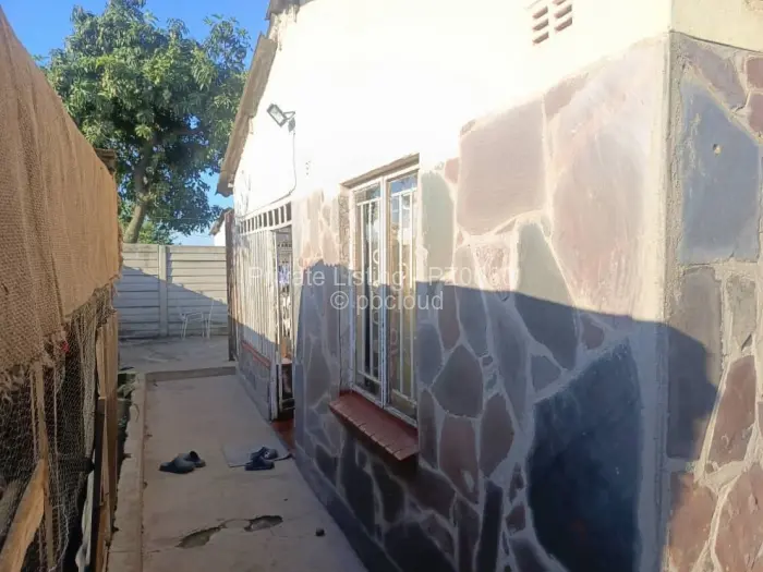 House for Sale in Highfield, Harare