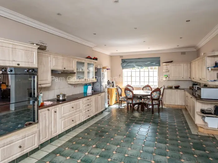 7 Bedroom House for Sale in Kambanji, Harare