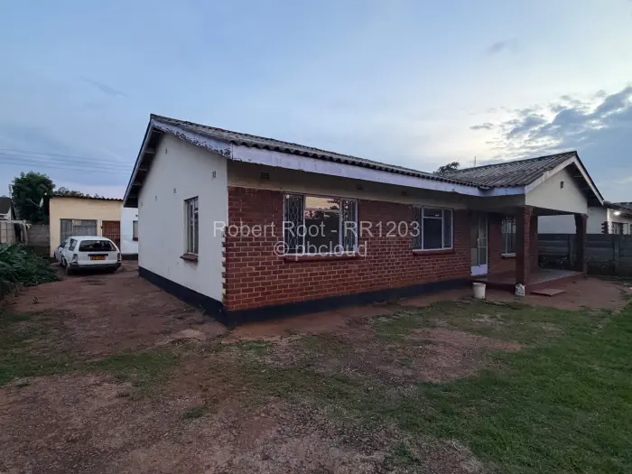 4 Bedroom House for Sale in Warren Park, Harare
