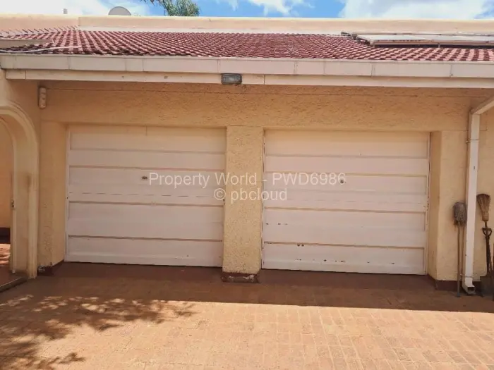 Townhouse/Cluster to Rent in Avondale, Harare