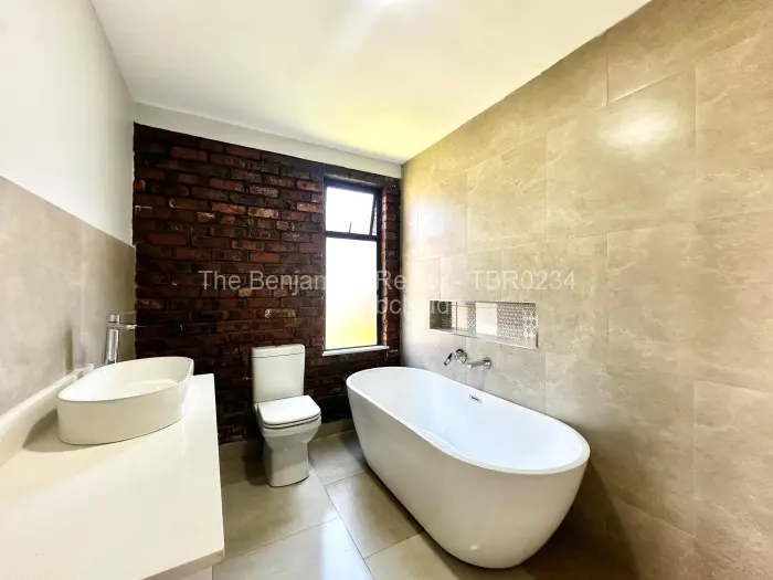 Townhouse/Cluster for Sale in Greendale, Harare