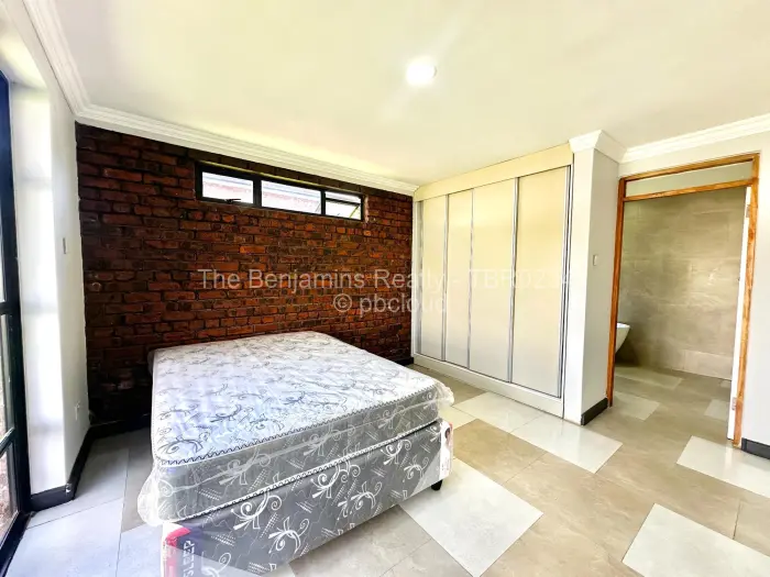 Townhouse/Cluster for Sale in Greendale, Harare